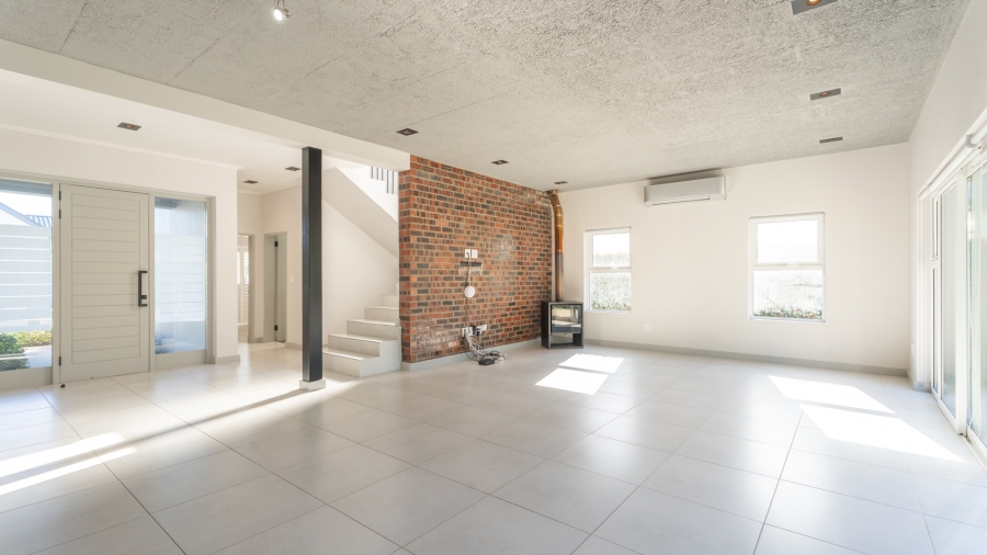 To Let 4 Bedroom Property for Rent in Val De Vie Estate Western Cape
